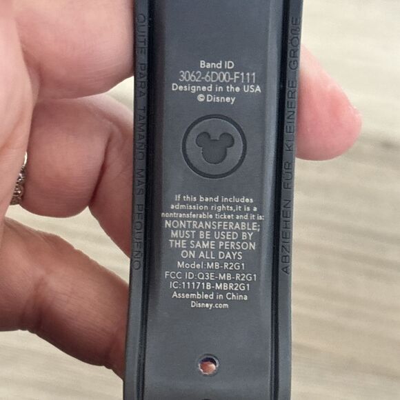 2015 Disney Villain Magic Band - Not linked - For Collection Purposes Only - Picture 3 of 7